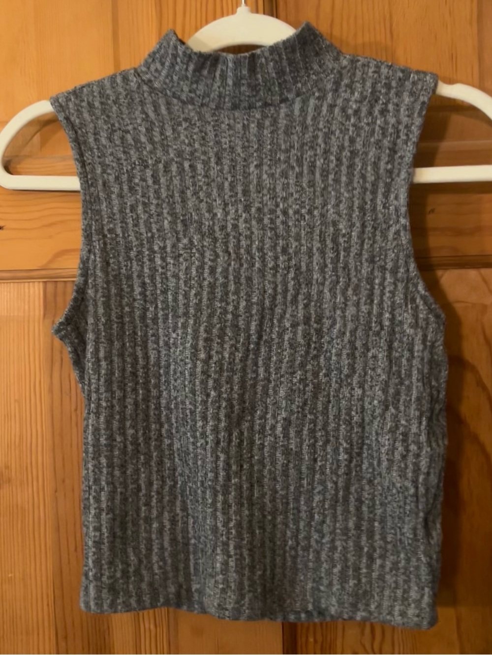 No Boundaries Gray Ribbed Mock Neck Sleeveless Tank